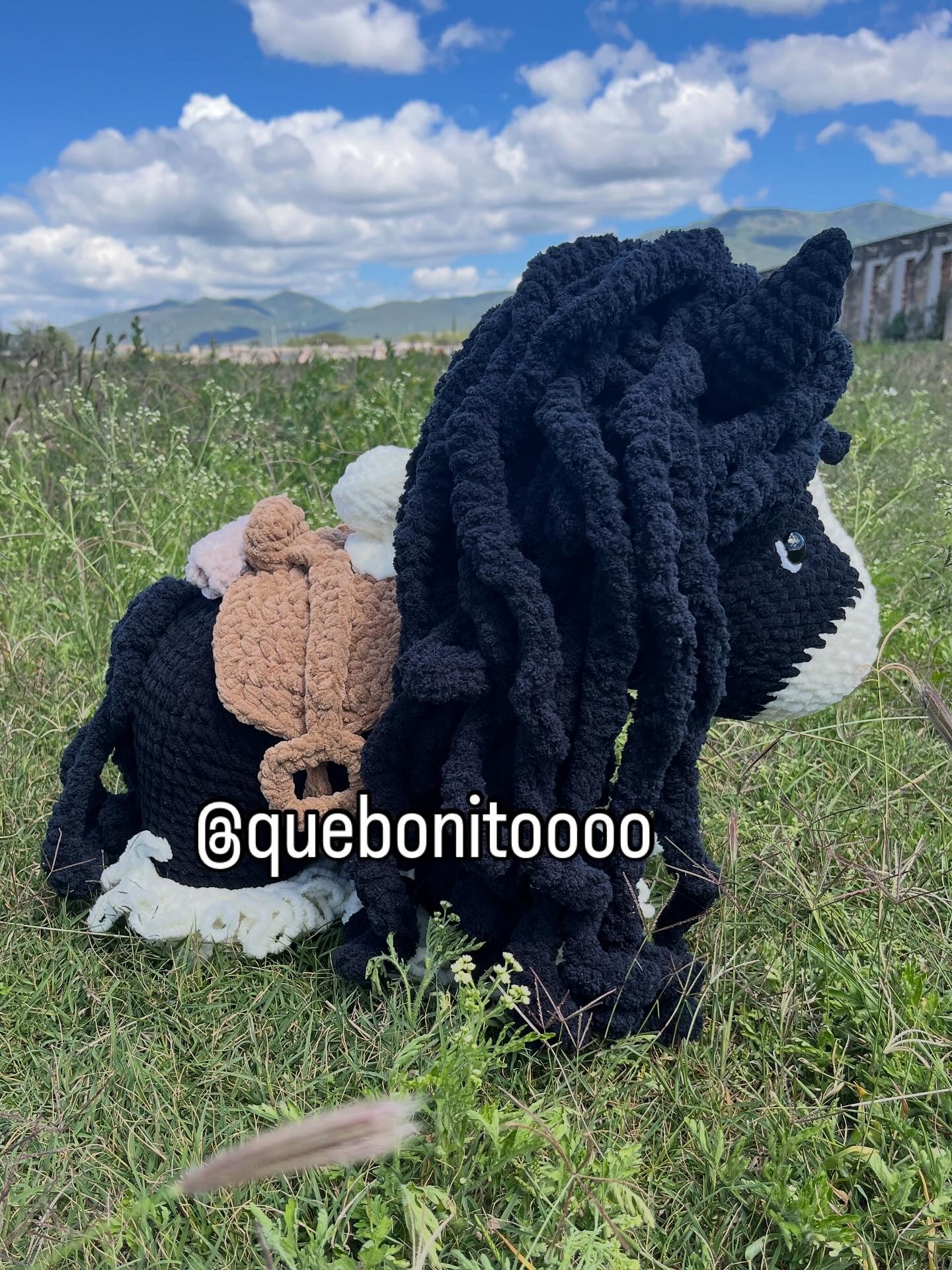Mega Yegua María Sofía con silla de montar