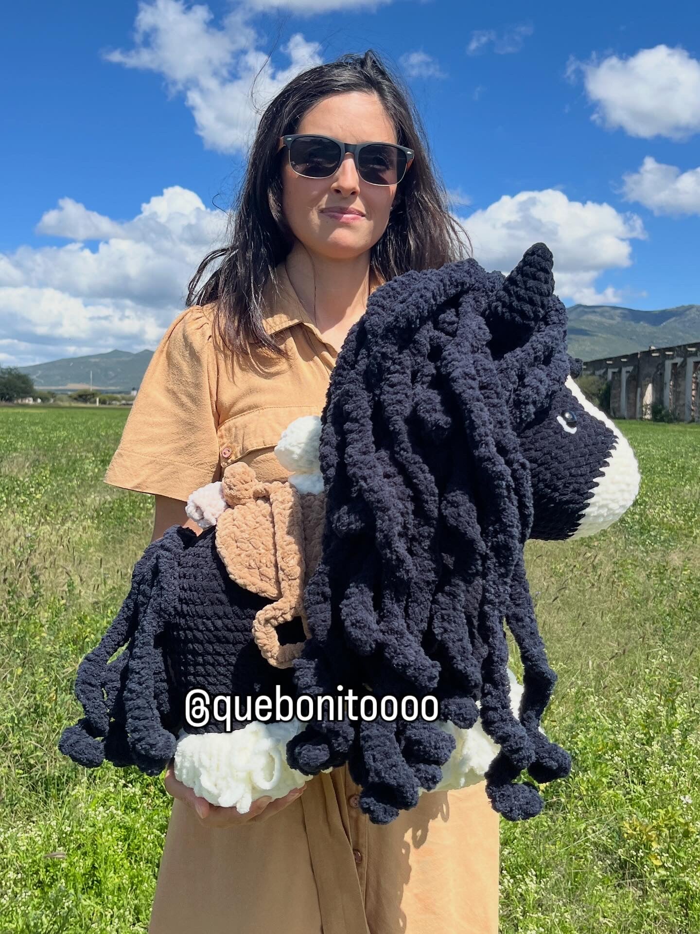 Mega Yegua María Sofía con silla de montar