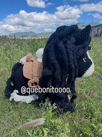 Mega Yegua María Sofía con silla de montar