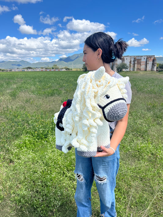 Mega Caballo Trueno con silla de montar